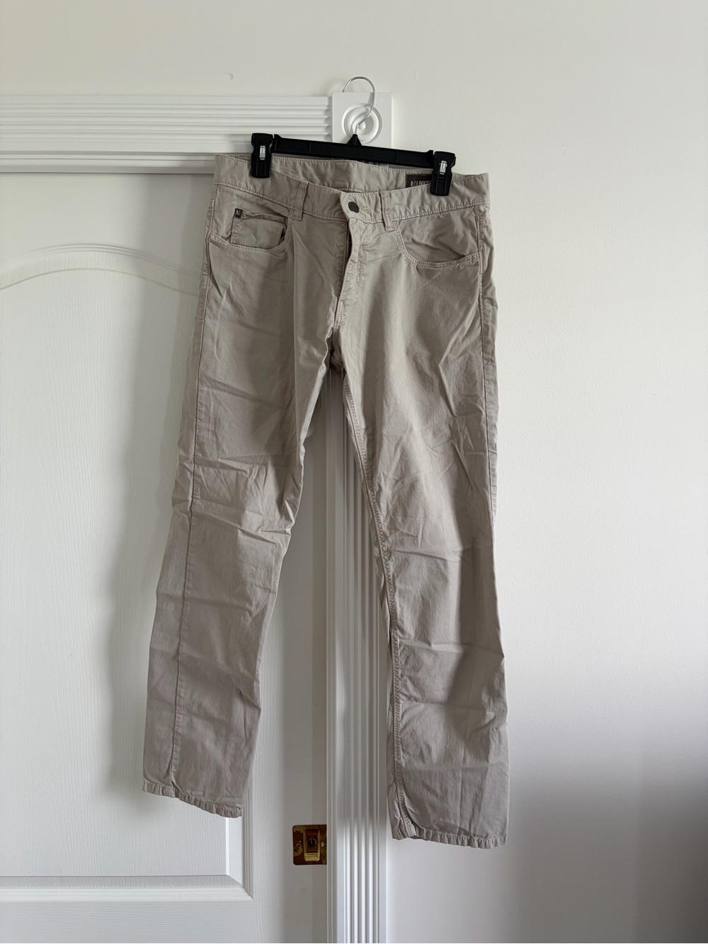 Linksoul Men's Khaki Chinos in Light Beige